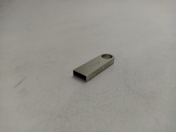 USB накопитель , 4 GB